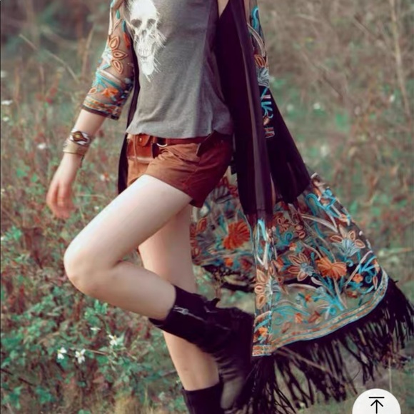 NWOT Embroidered kimono - Picture 5 of 8